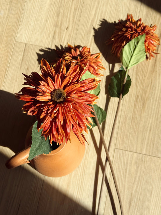 Autumn Florals Sienna Spider Gerbera Daisy Stem – 24.5”