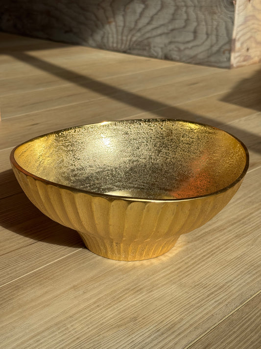 Gold Fluted Bowl – 10” Round x 4.5” Tall