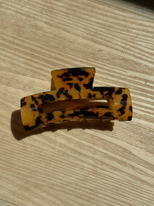Classic Tortoise Claw Clip – 3” Amber Brown