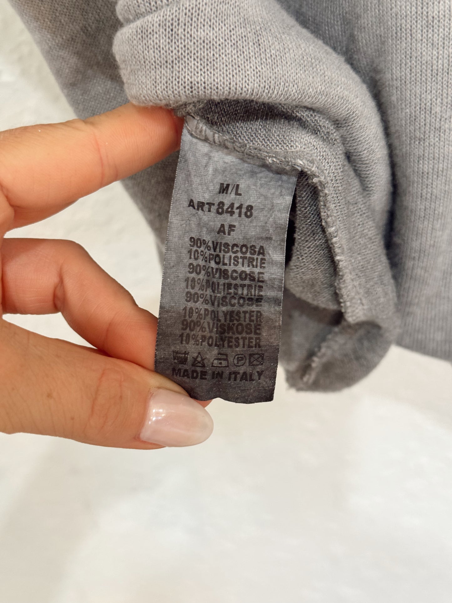 Made in Italy Grey V-Neck Lightweight Sweater – M/L
