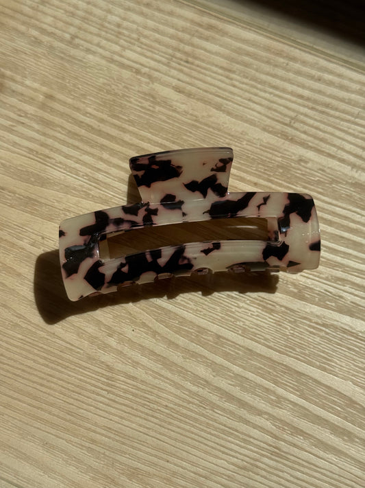Mini Tortoise Claw Clip – Pink & Black Marble