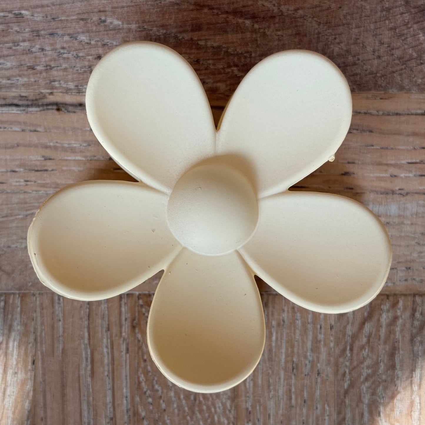 Ivory Bloom Flower Claw Clip