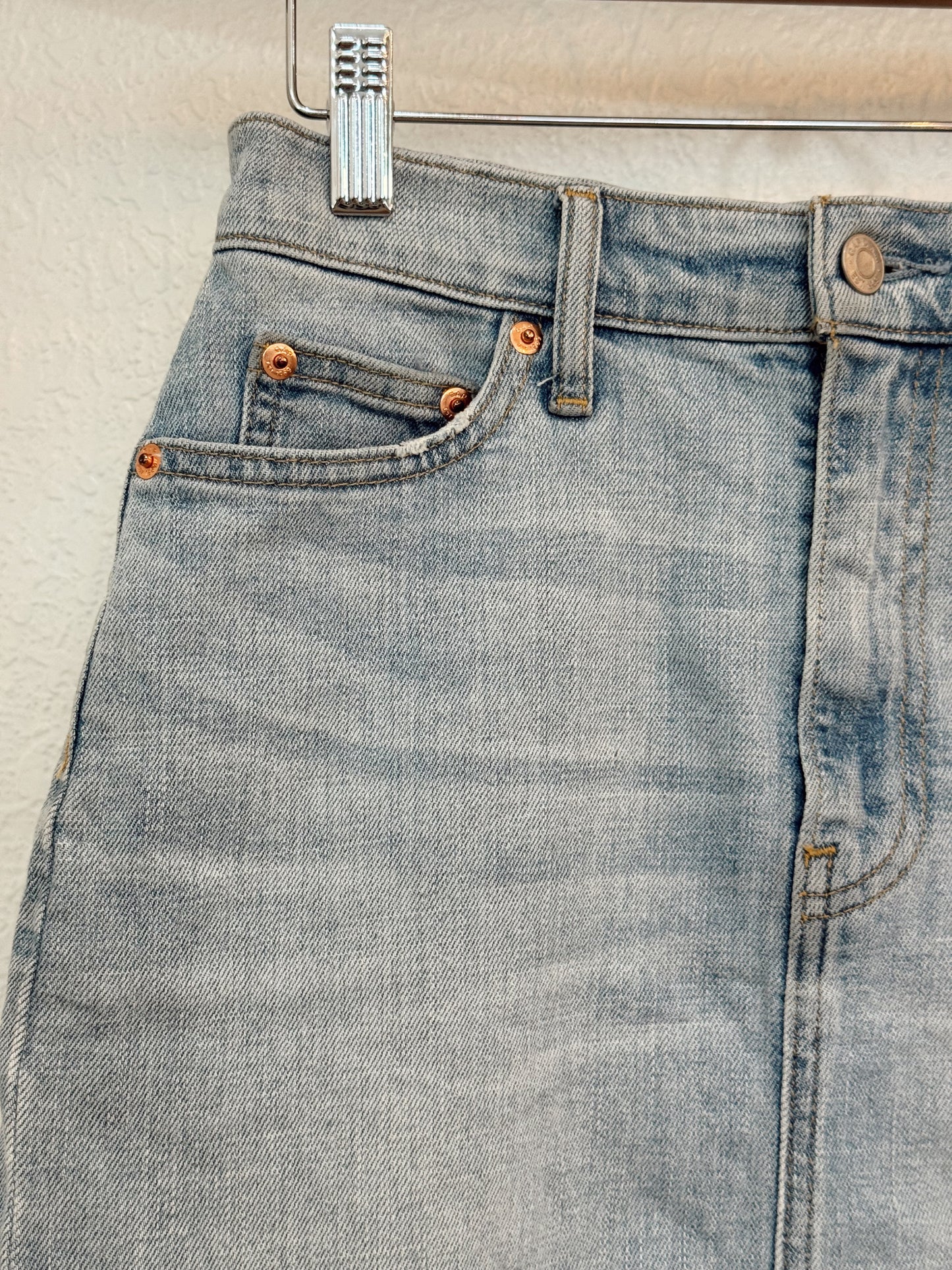 GAP Frayed Hem Denim Mini Skirt – Size 25