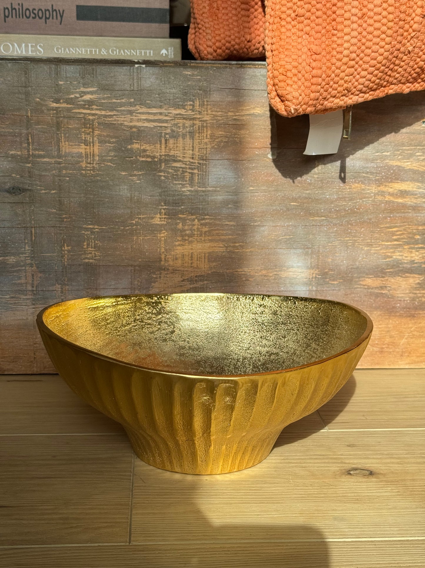 Gold Fluted Bowl – 10” Round x 4.5” Tall