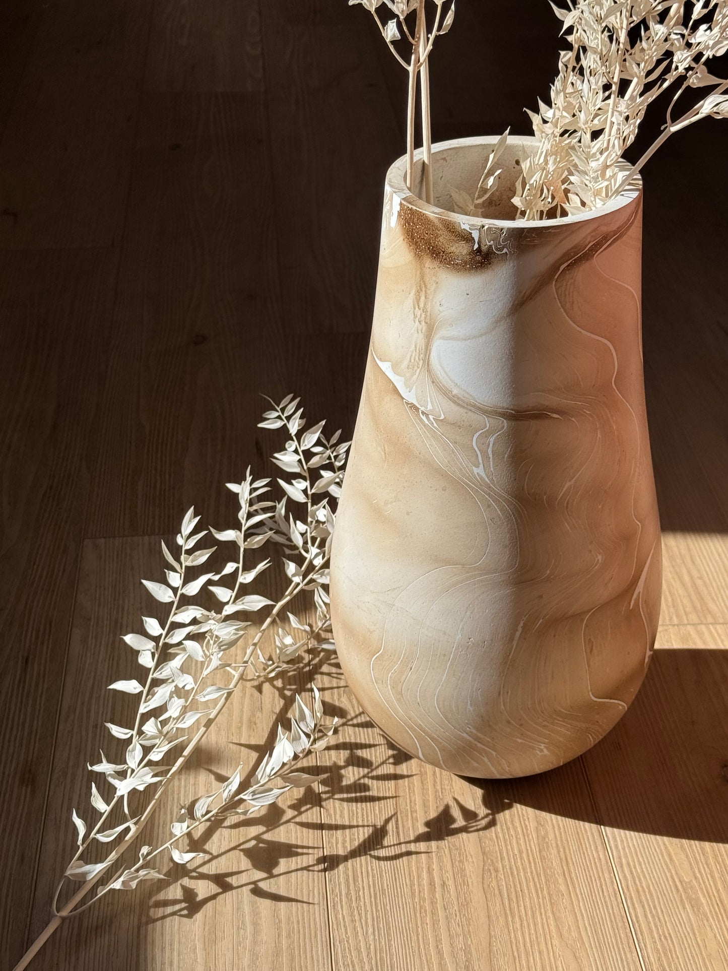 Natural Latte Mango Wood Marbled Vase – Large