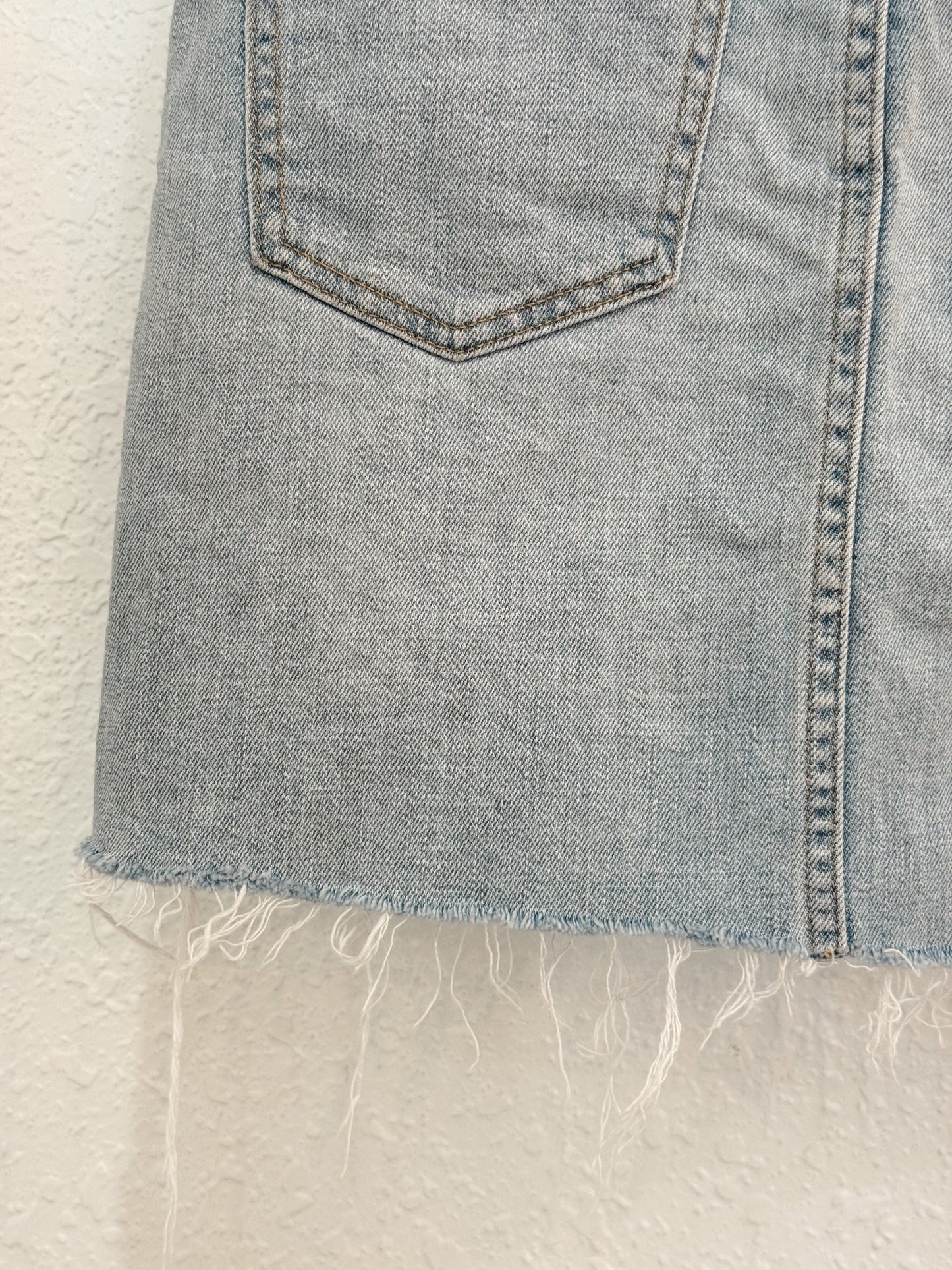 GAP Frayed Hem Denim Mini Skirt – Size 25