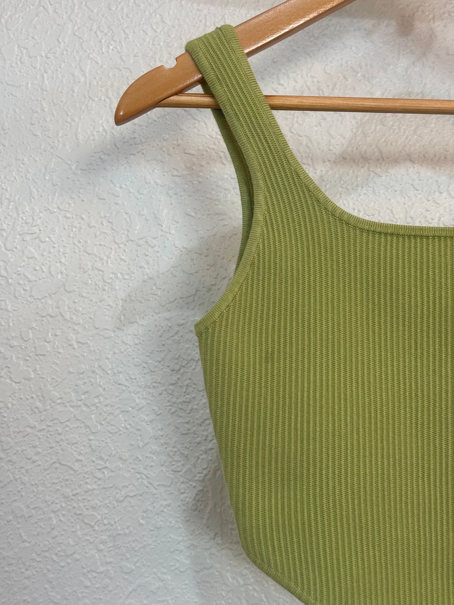 House of Harlow Green Crop Top – NWT, $15 size XS