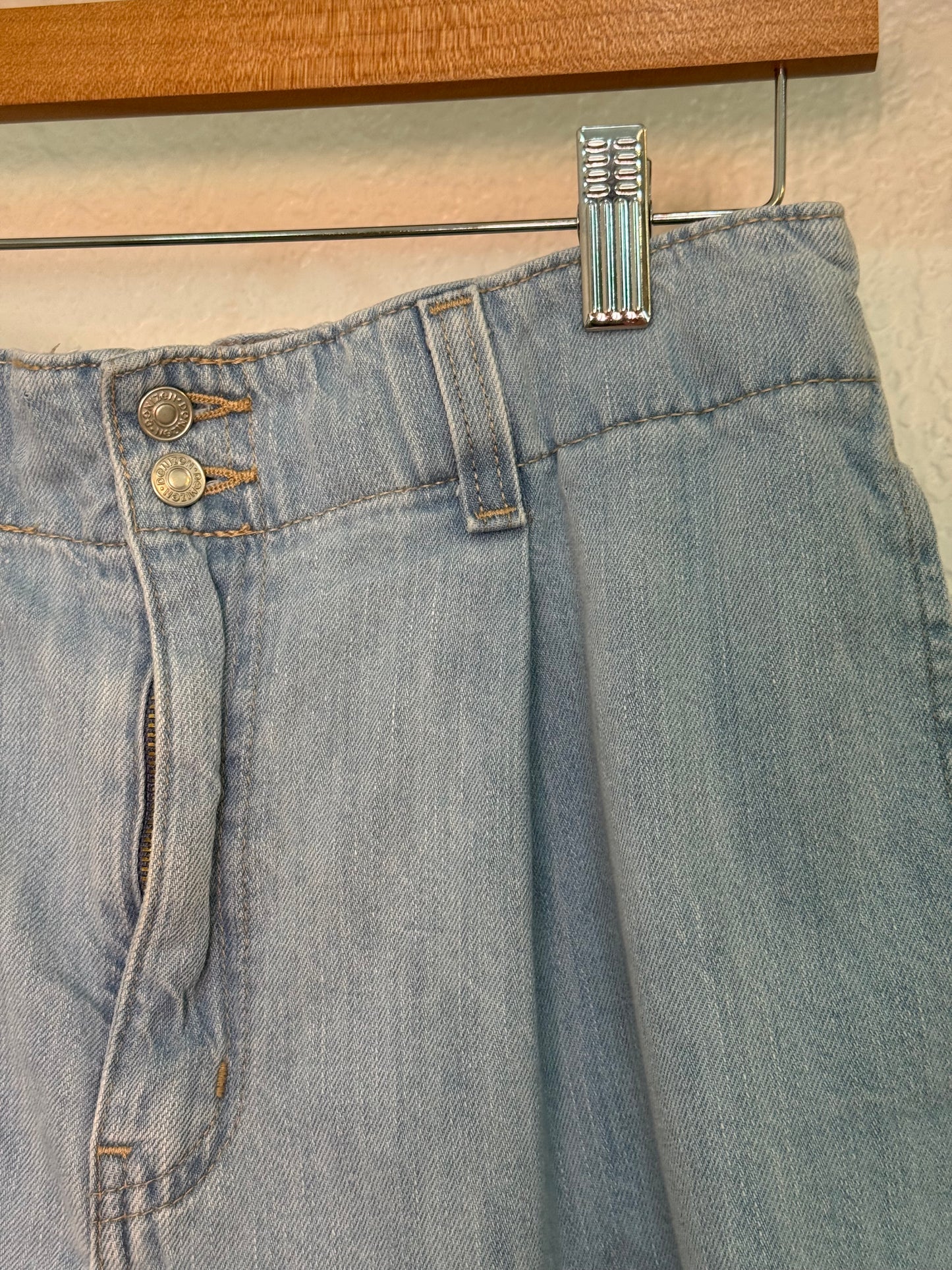 Denizen by Levi’s Loose A-Line Denim Shorts – Size M