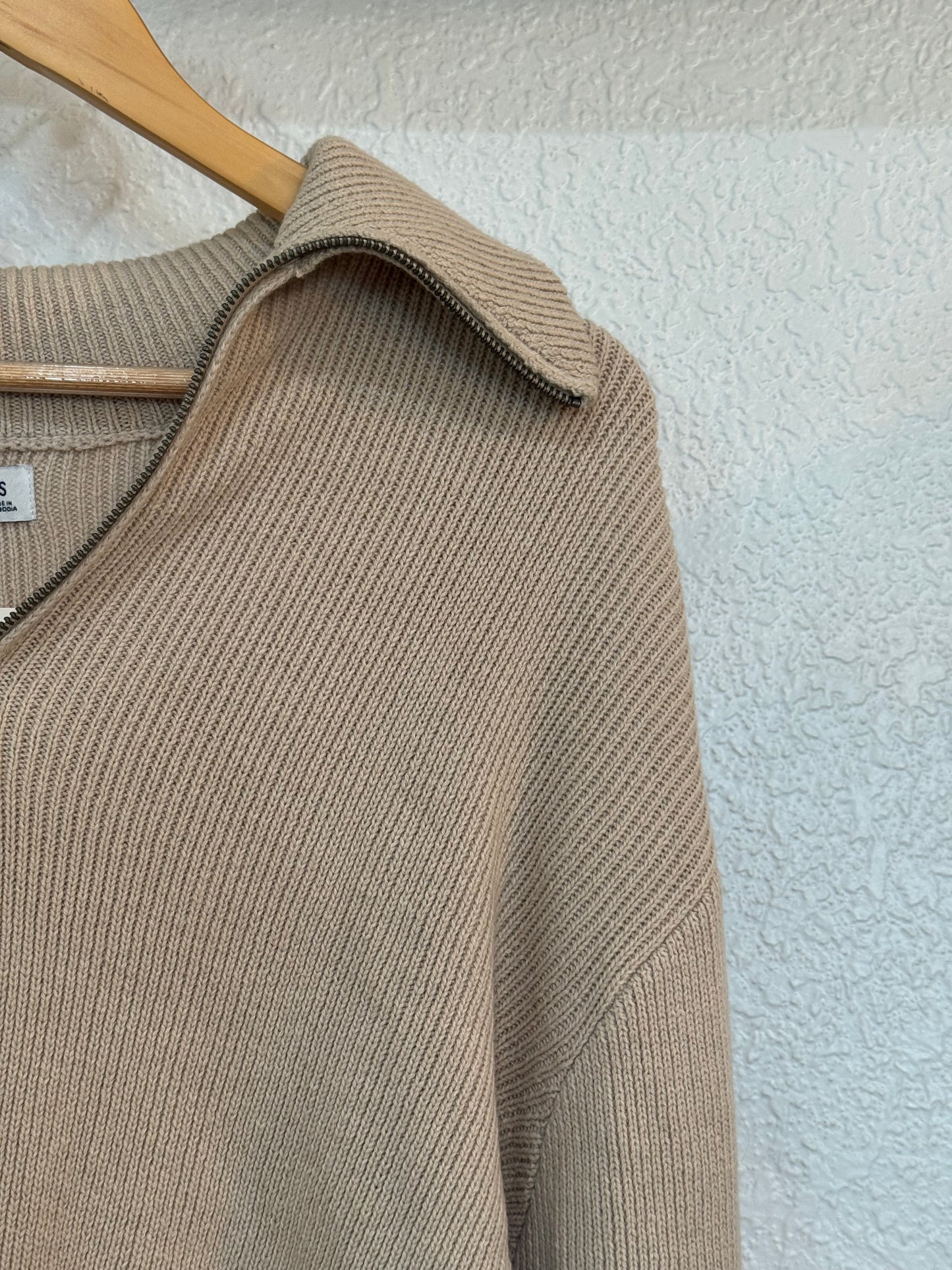 Hollister Beige Quarter Zip – Size XS (Pre-Loved)