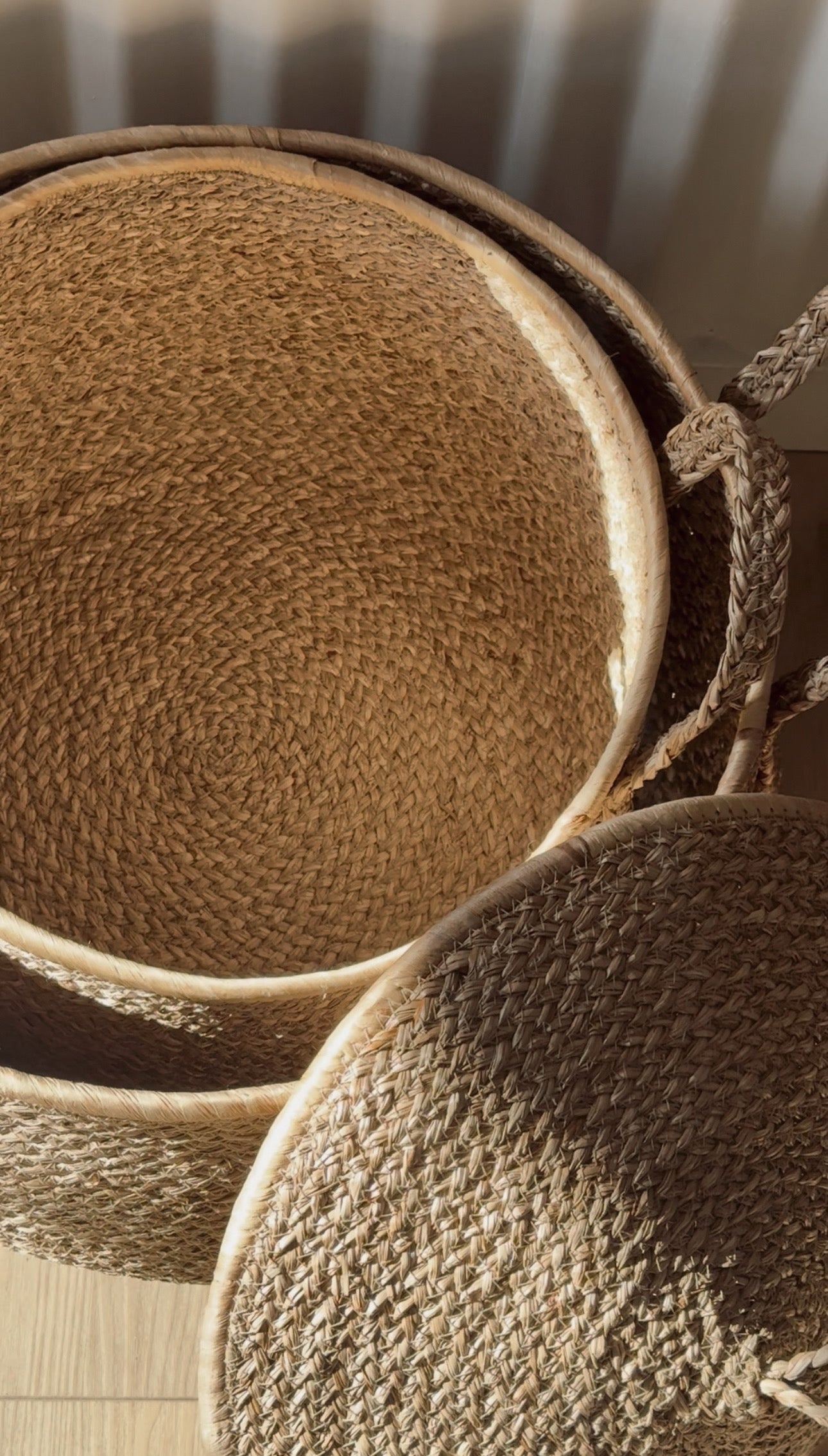 handwoven lidded basket – natural seagrass (Large)
