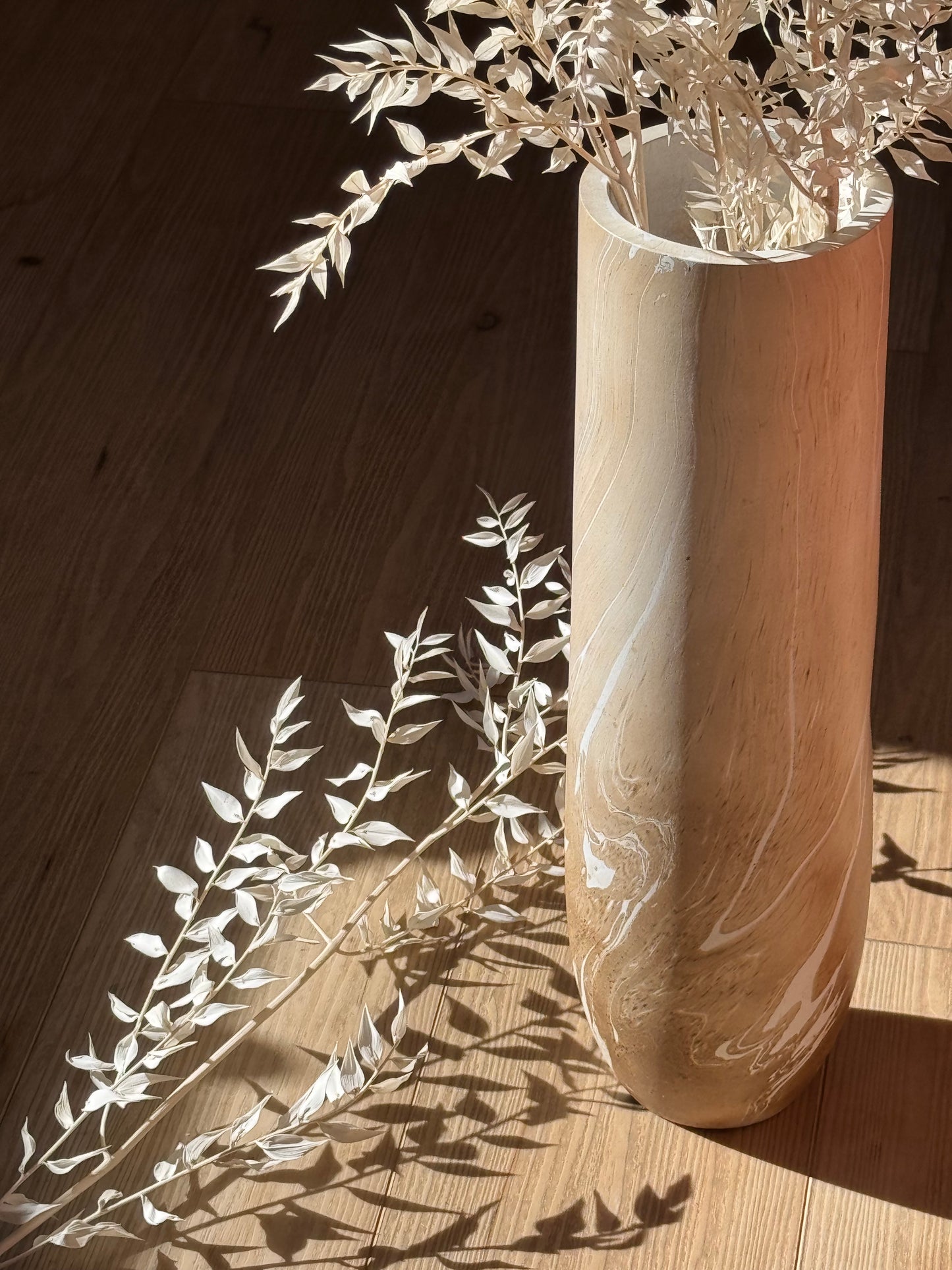 Natural Latte Mango Wood Marbled Vase – Medium