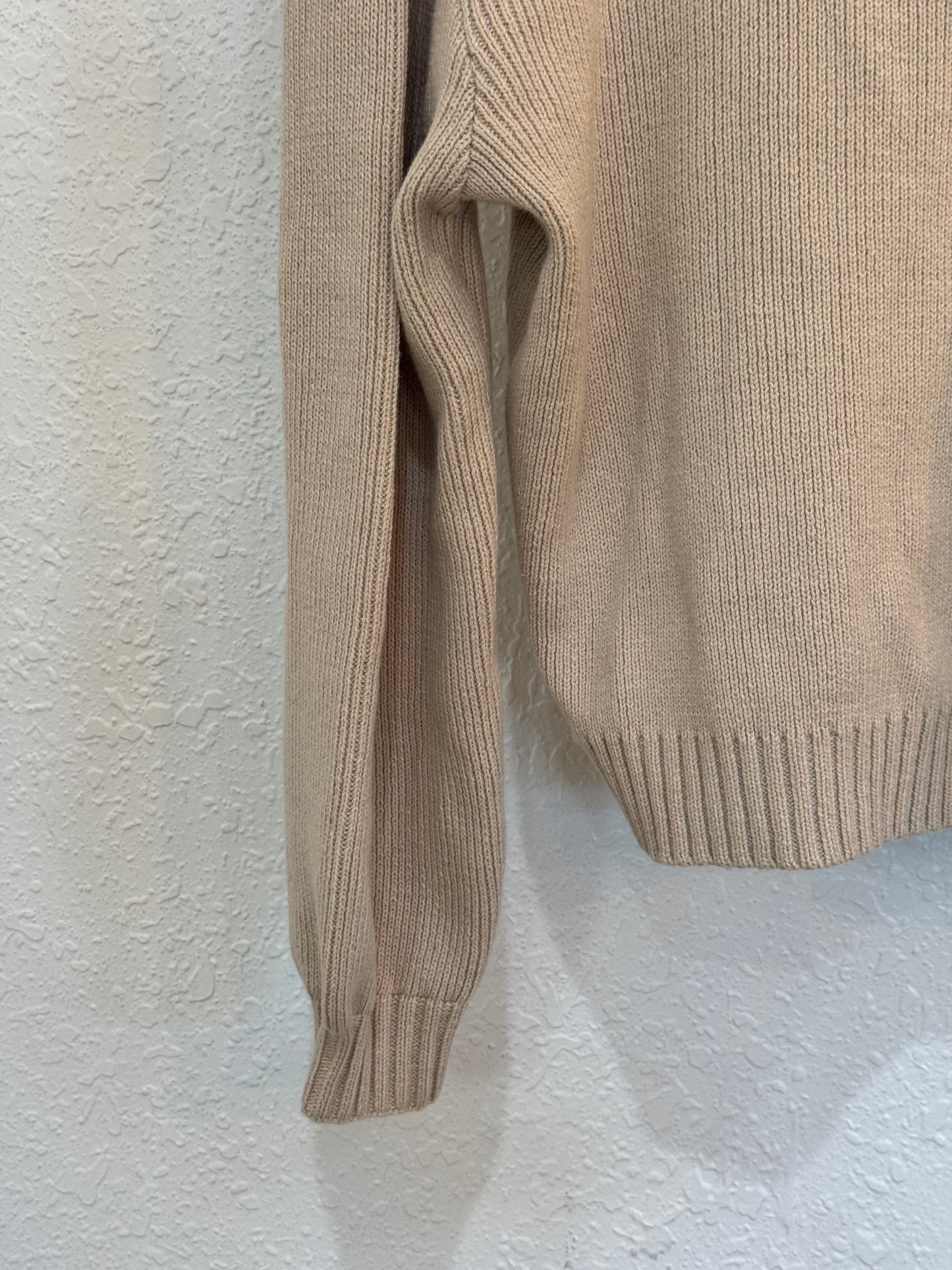 Hollister Beige Quarter Zip – Size XS (Pre-Loved)