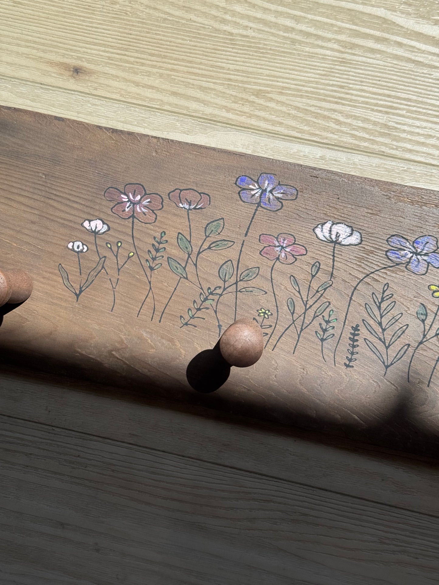 Rustic Wildflower Wall Hook – Sweet Peas & Paint