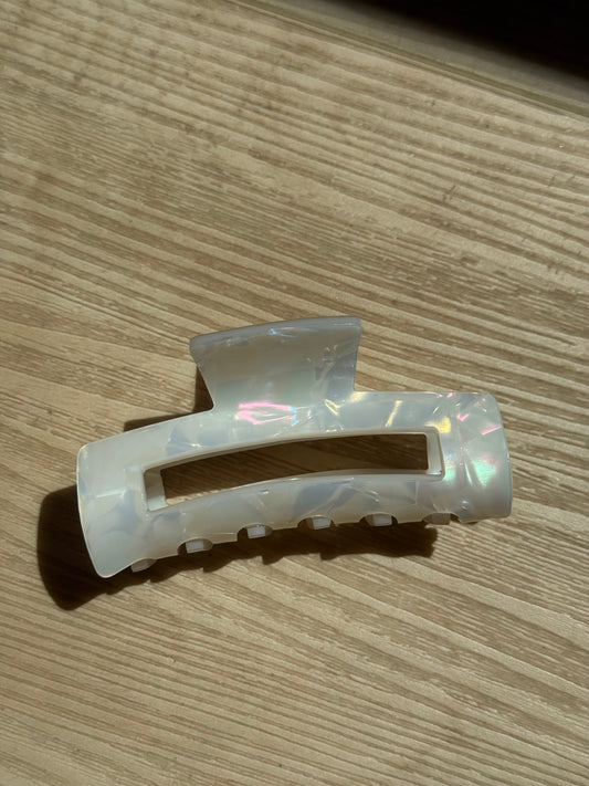 Iridescent Pearl Hair Claw Clip – 3”
