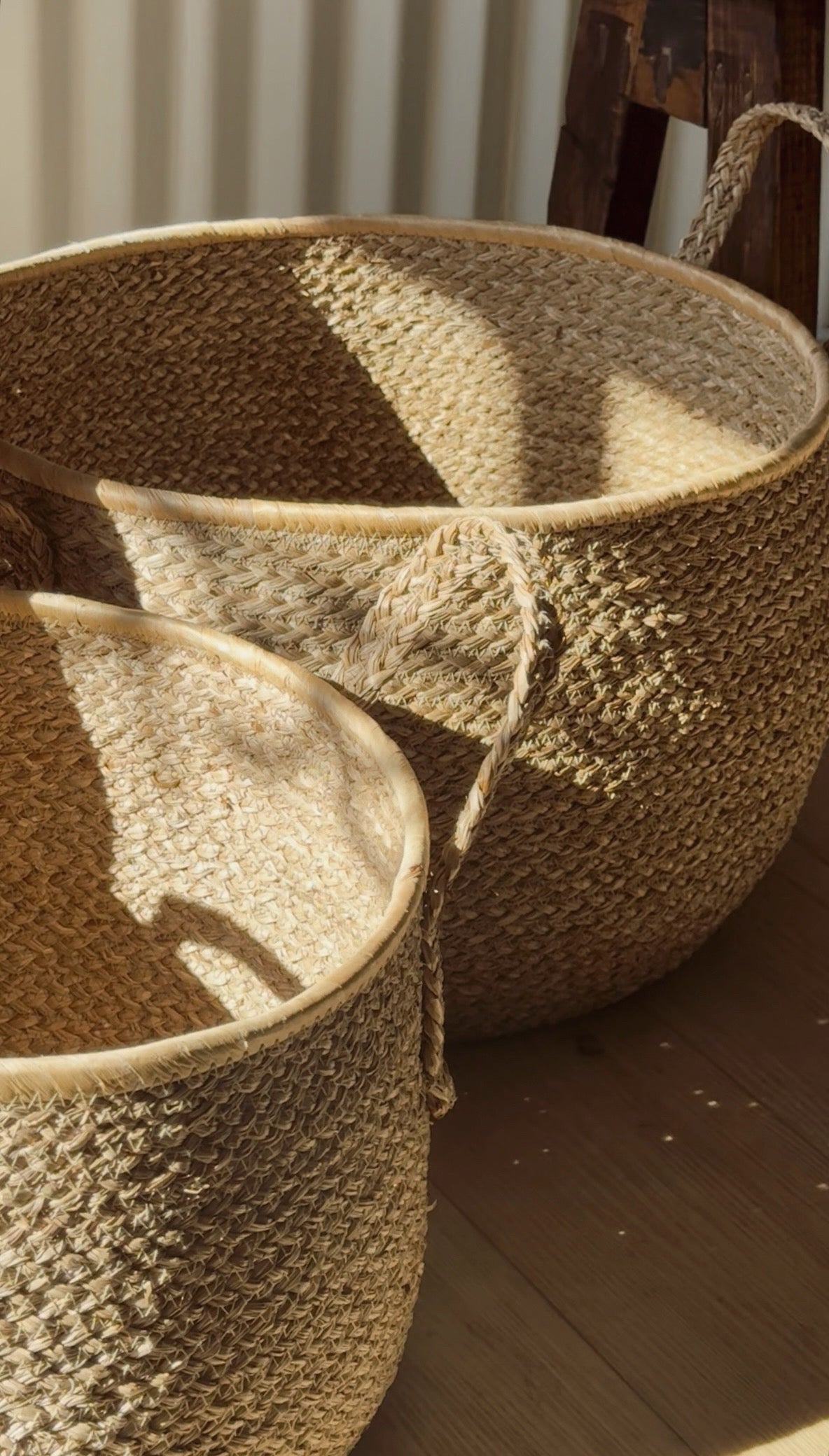 handwoven lidded basket – natural seagrass (Large)