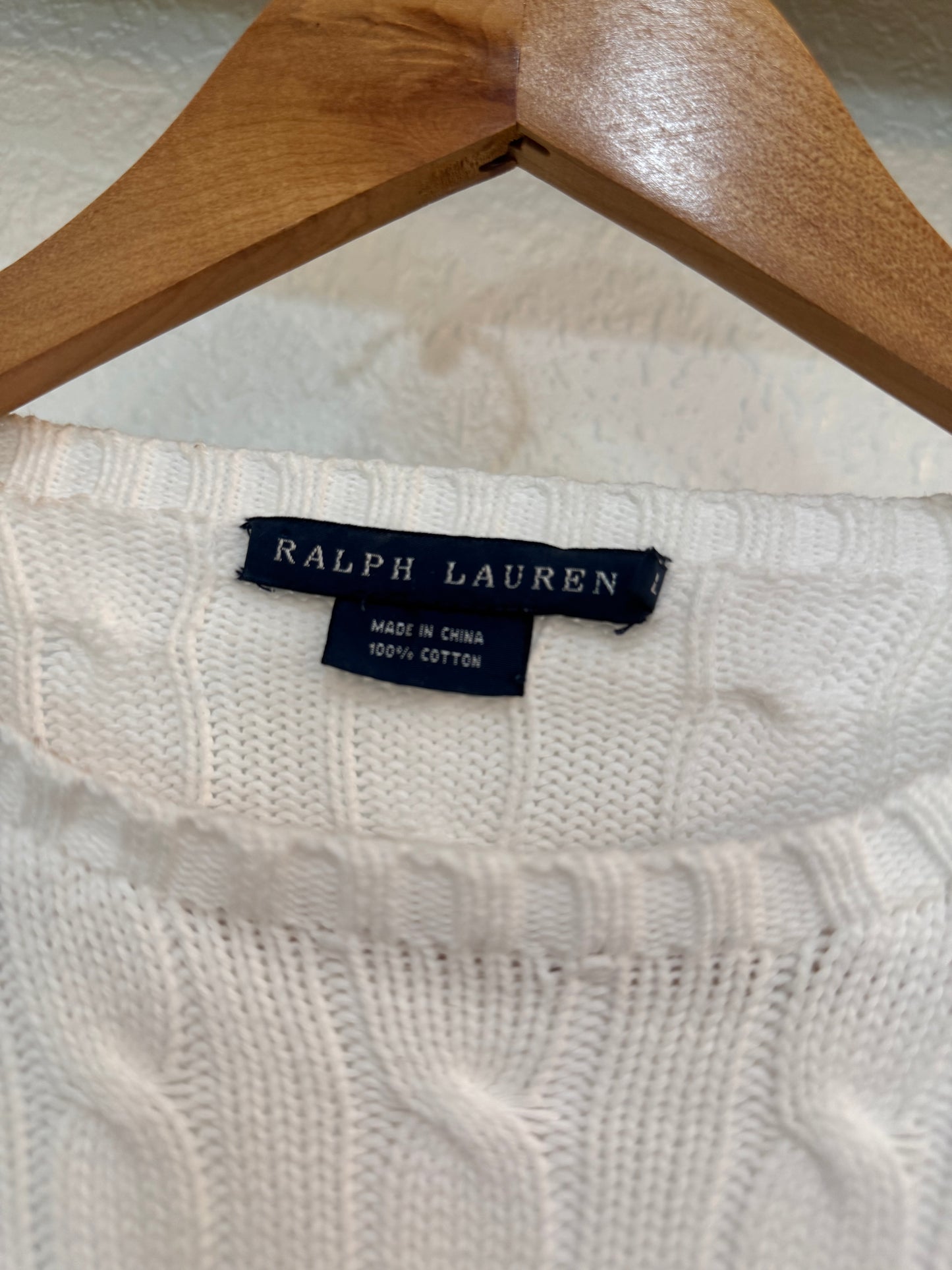 Product Title:
Pre-Loved Ralph Lauren White Cable Knit Sweater – Size Large