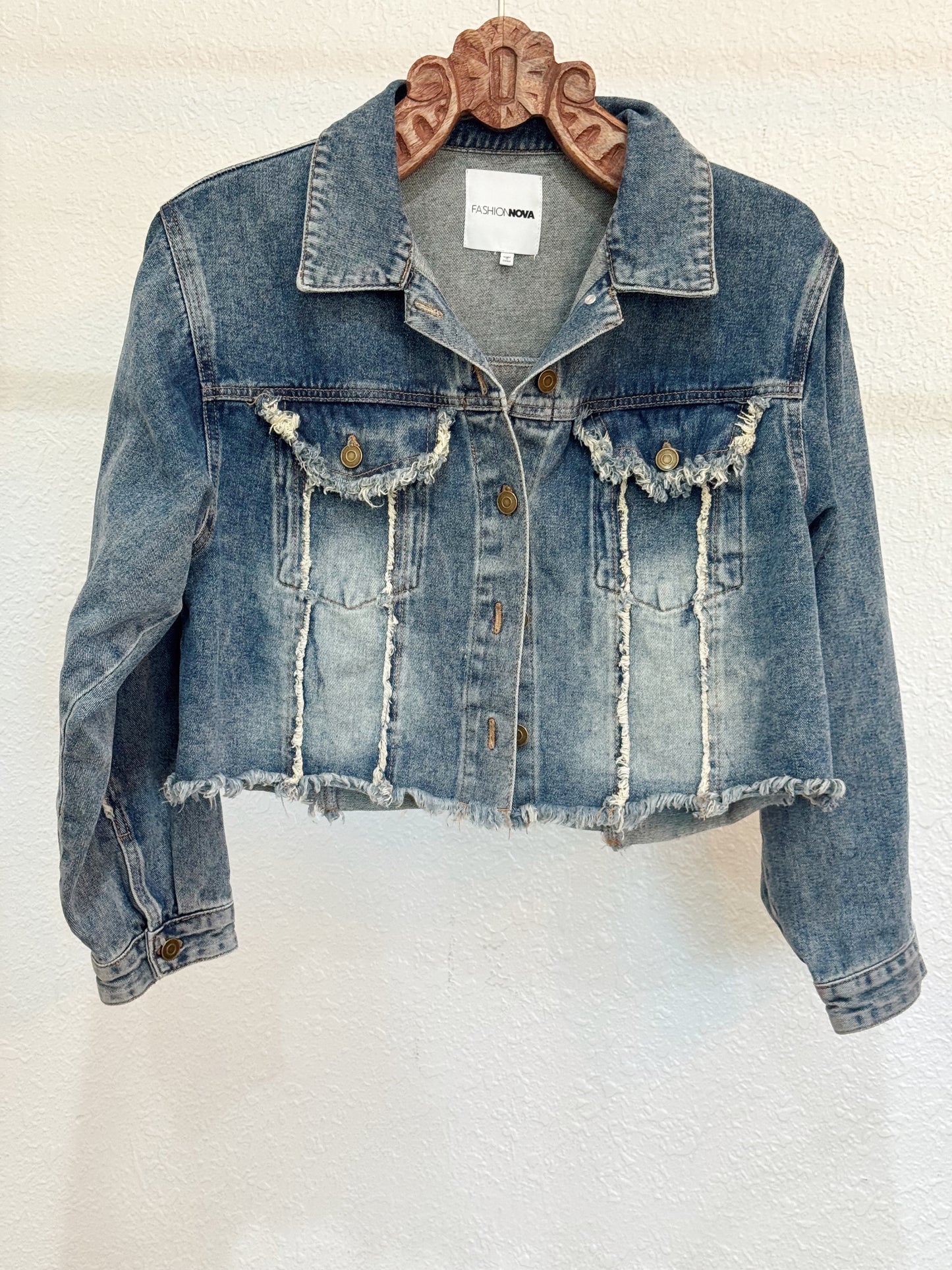 Fashion Nova Cropped Distressed Denim Jacket – Size Large