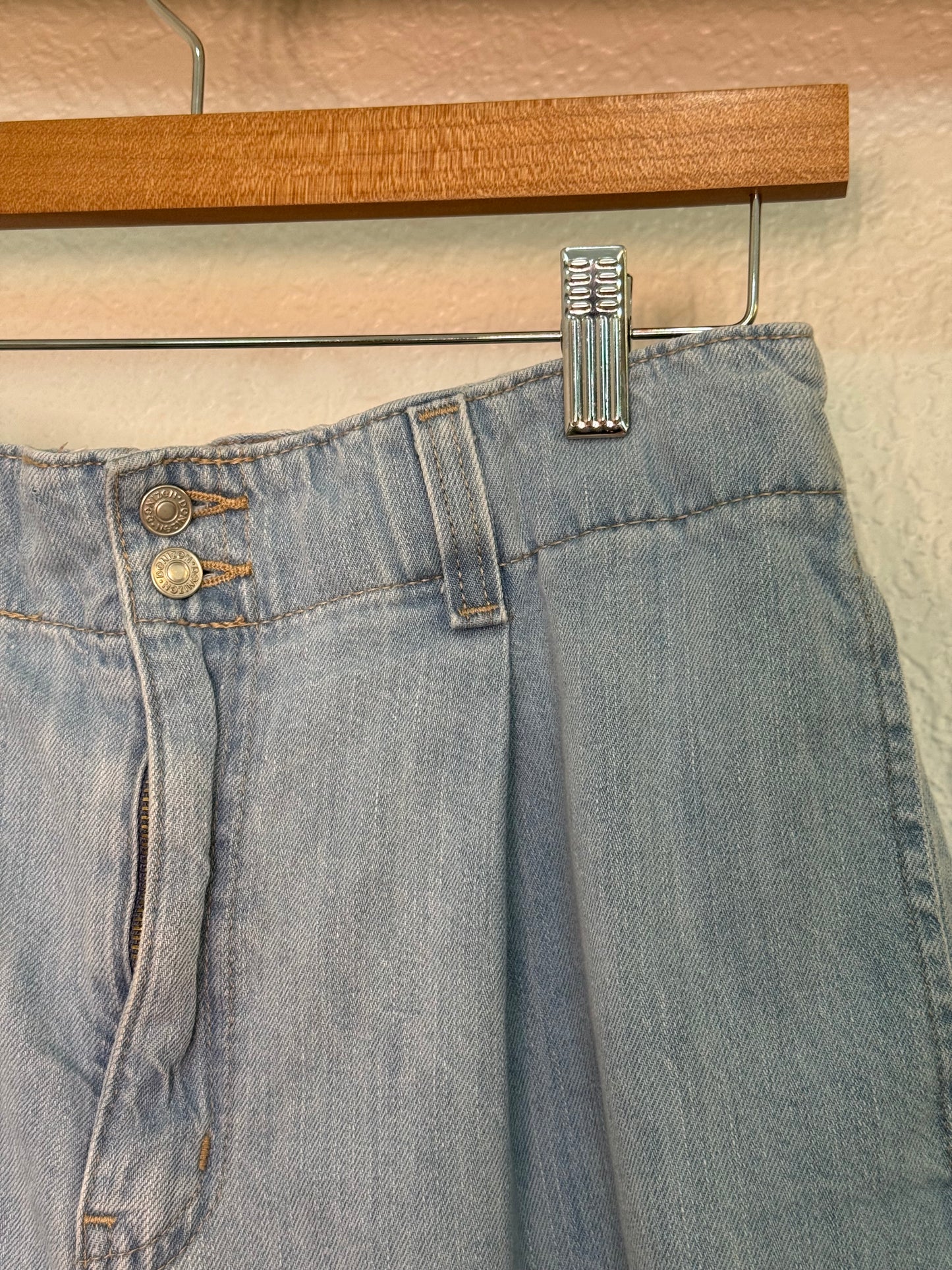 Denizen by Levi’s Loose A-Line Denim Shorts – Size M