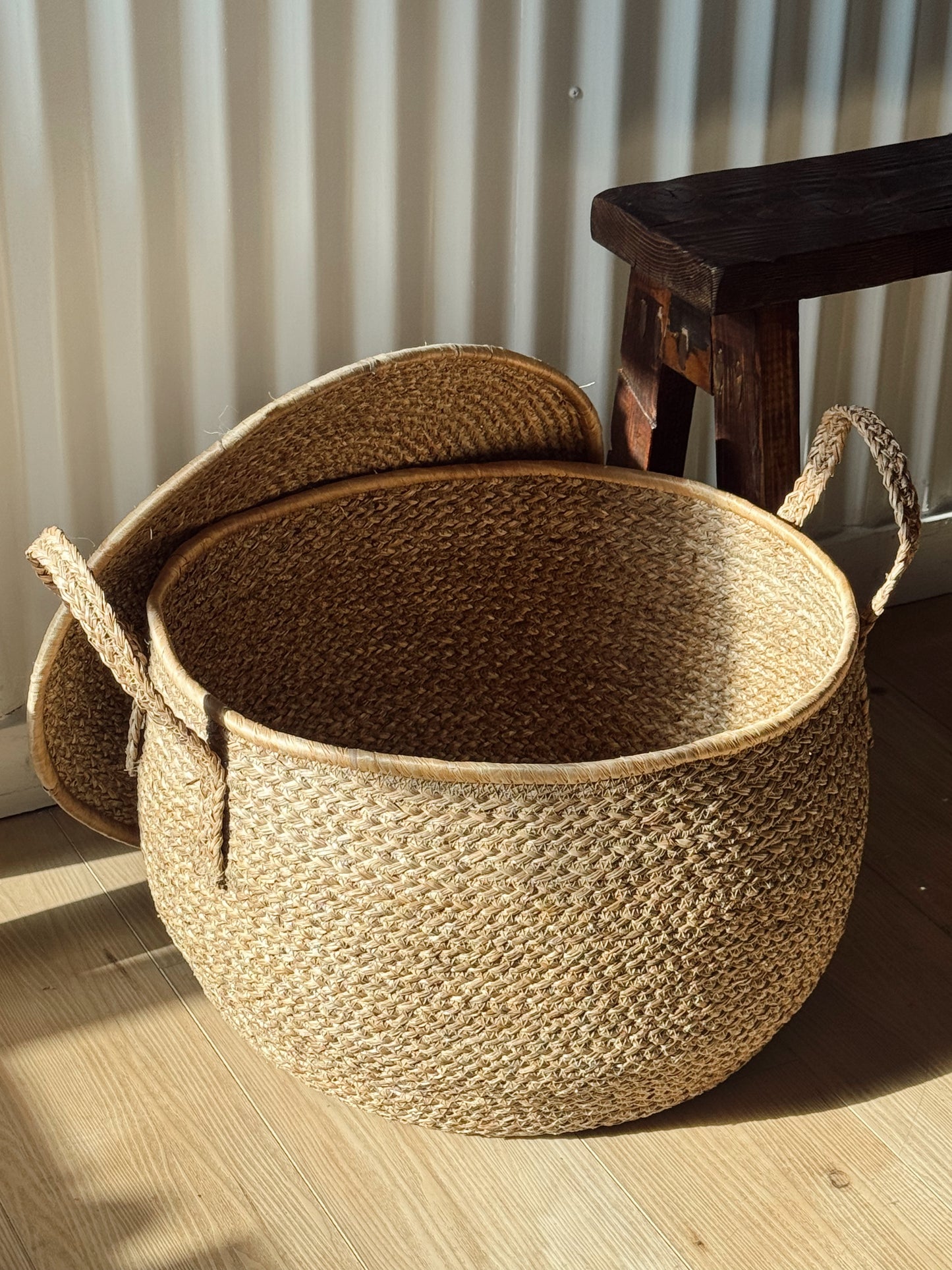 handwoven lidded basket – natural seagrass (Large)